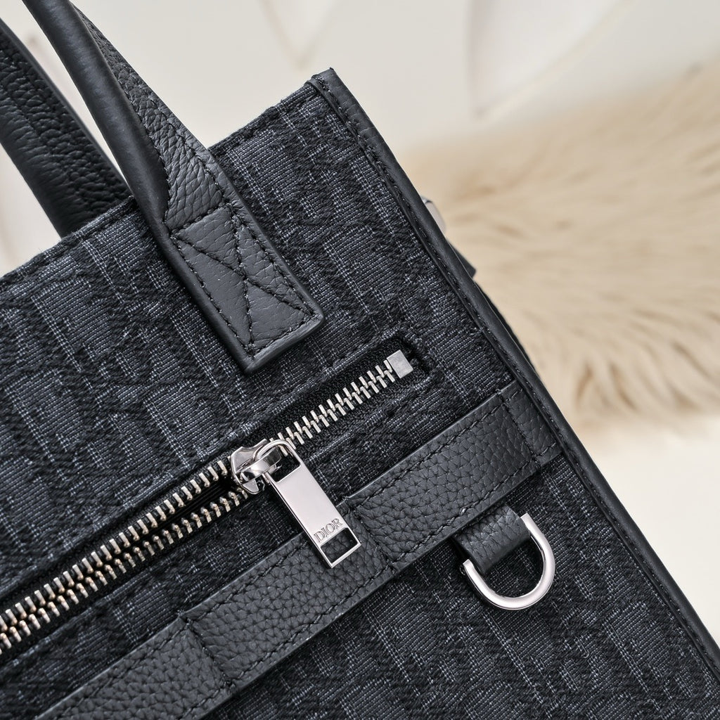 DIOR MESSENGER BAG