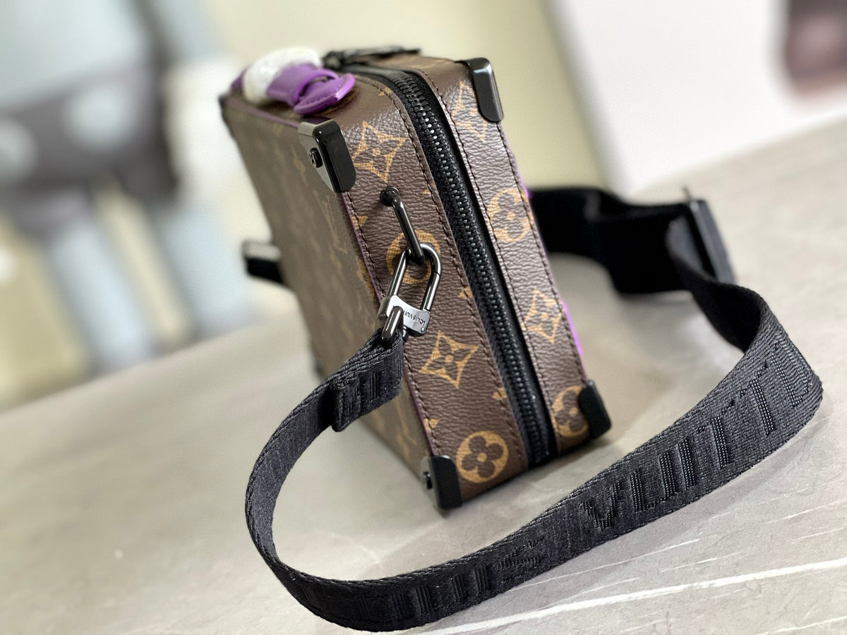 LV MESSENGER BAG