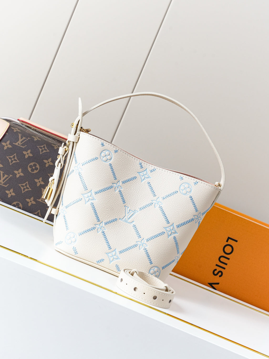LV WOMENS BAG
