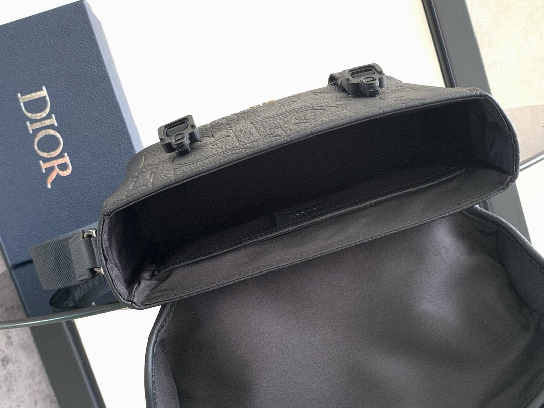 DIOR MESSENGER BAG