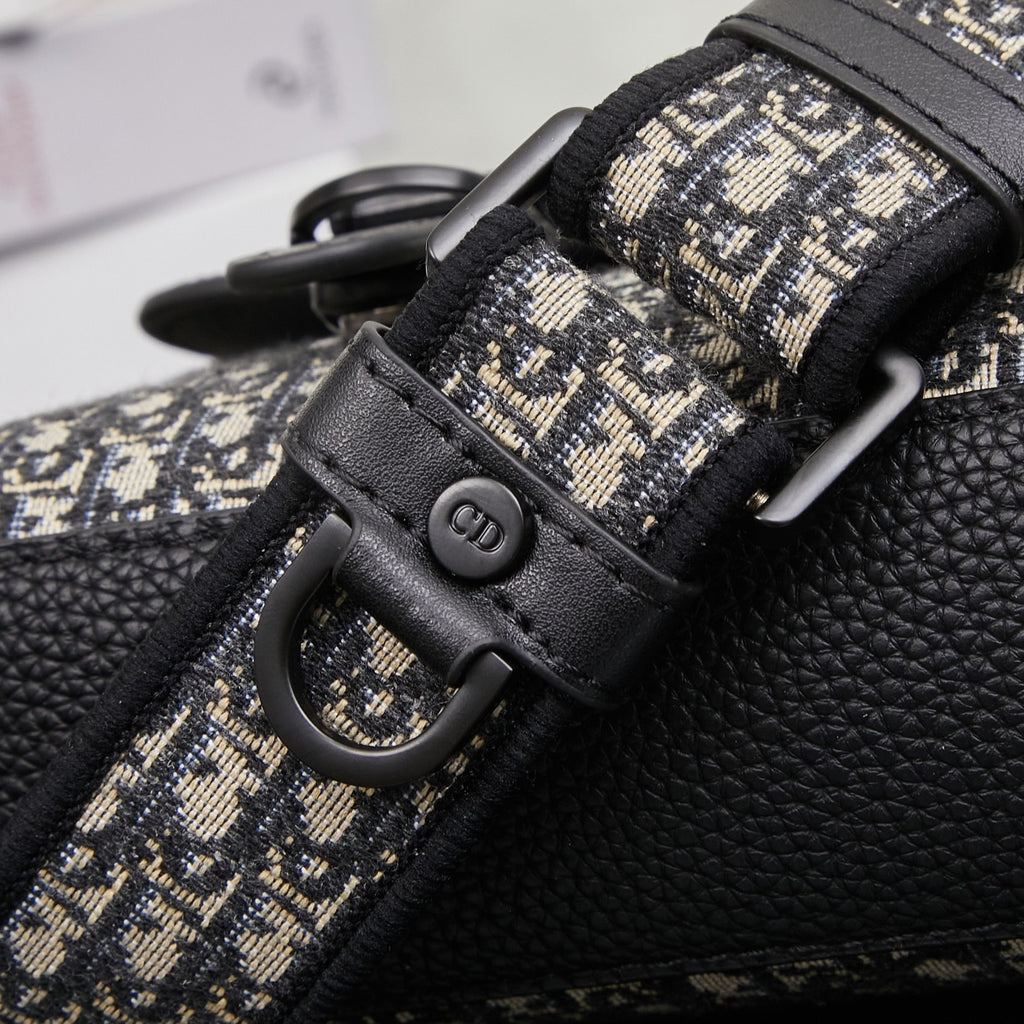 DIOR MESSENGER BAG