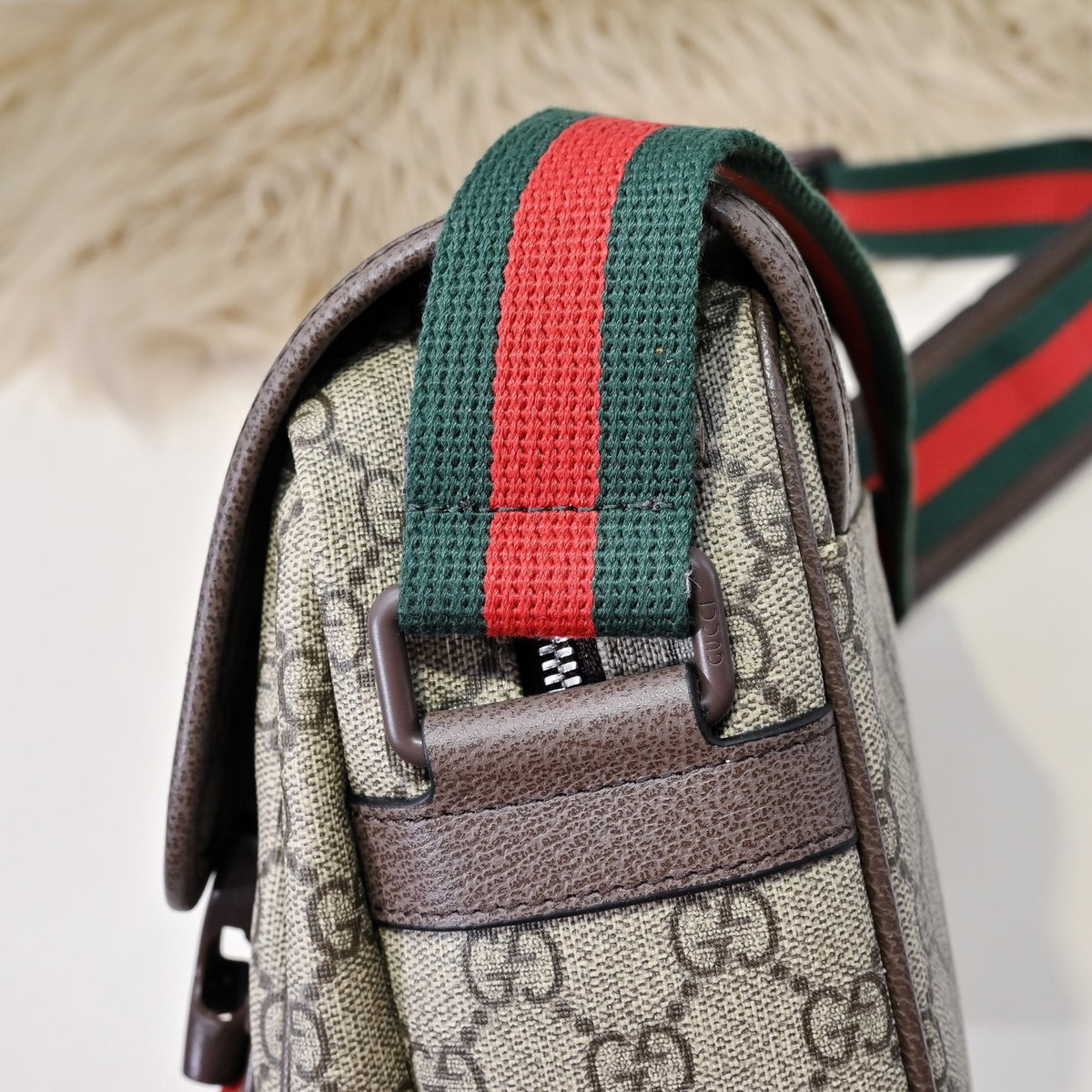 GUCCI MESSENGER BAG
