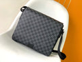 LV MESSENGER BAG