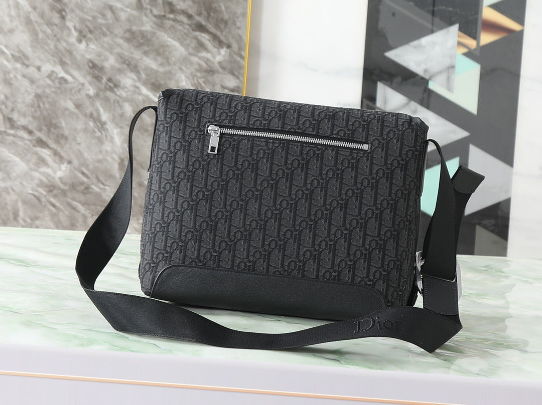 DIOR MESSENGER BAG