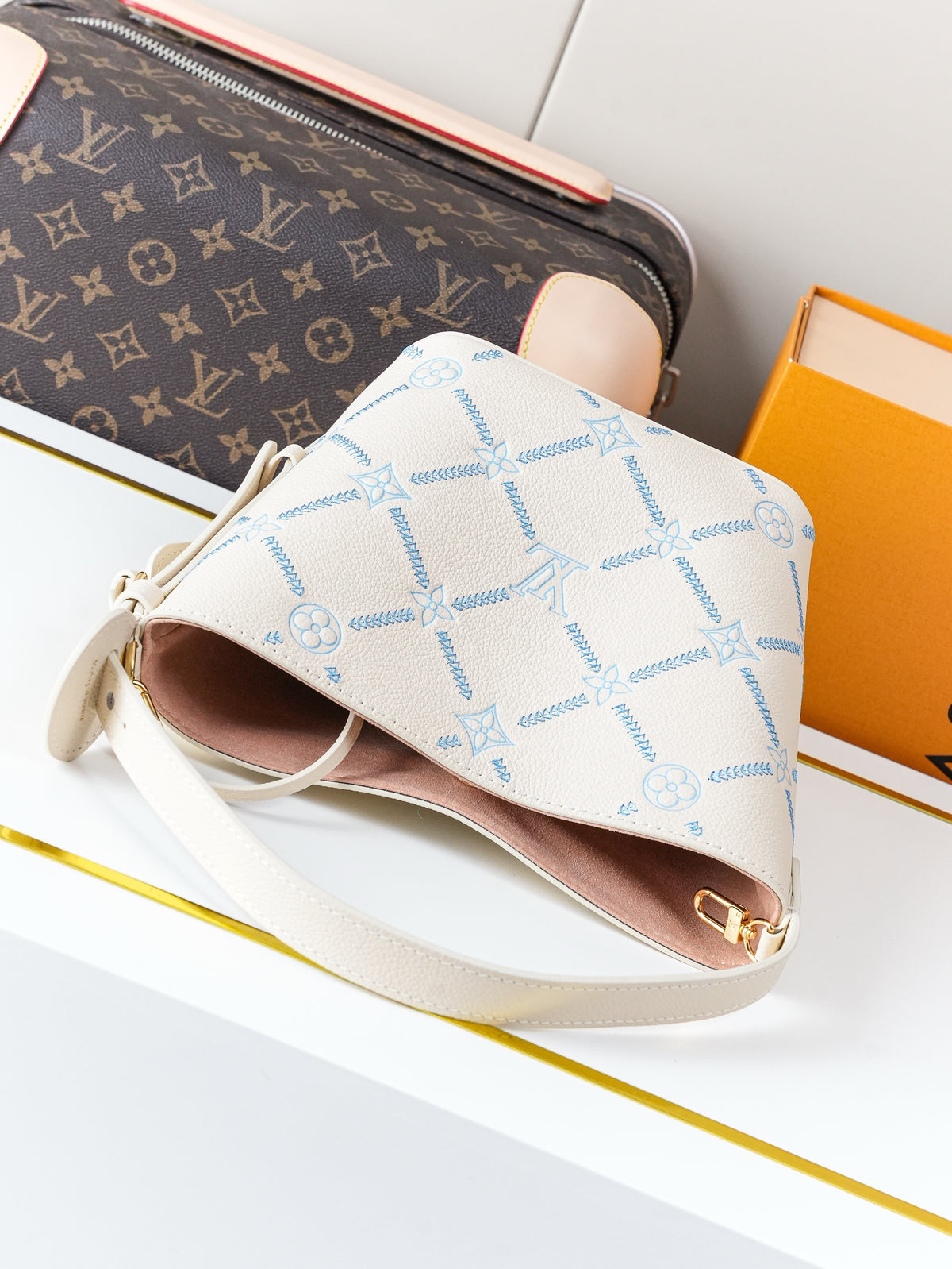 LV WOMENS BAG