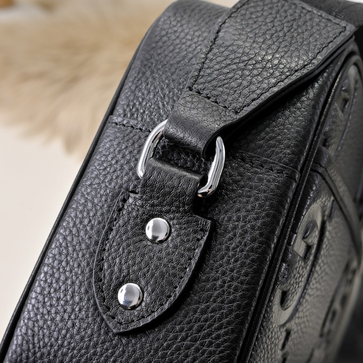 GUCCI MESSENGER BAG