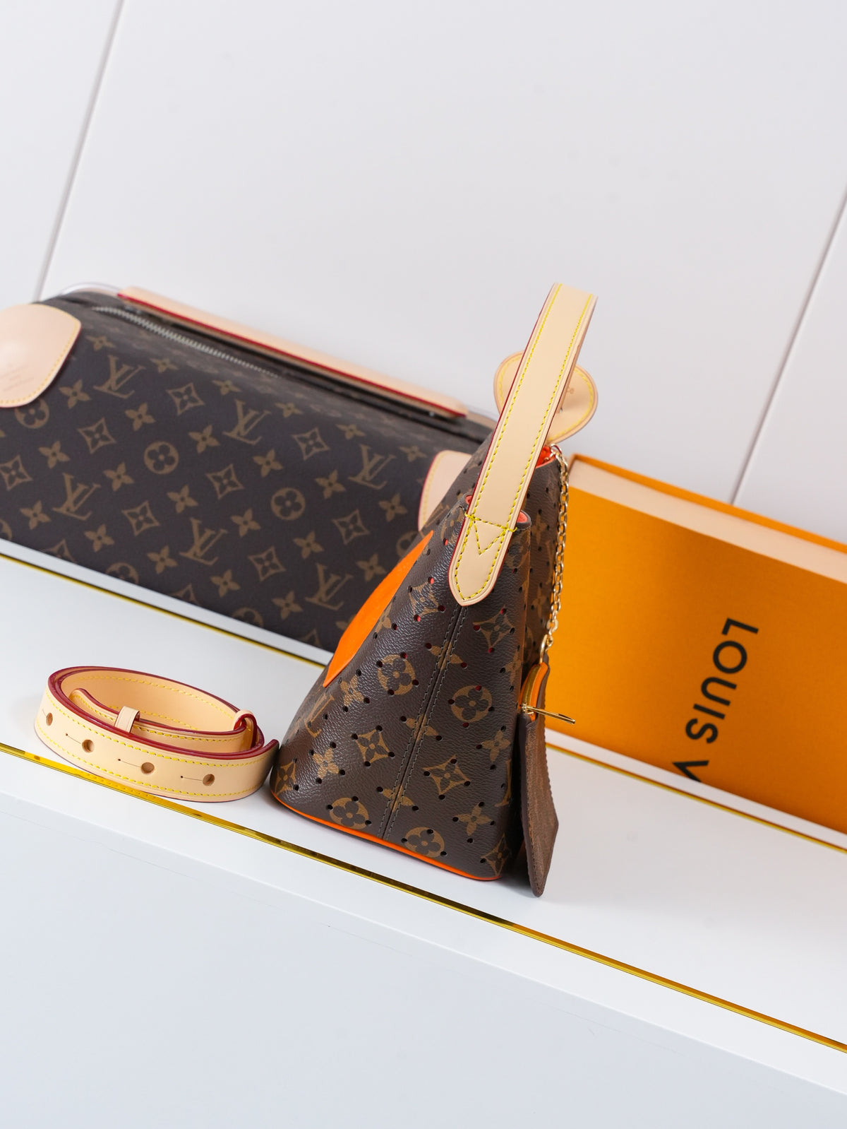 LV WOMENS BAG