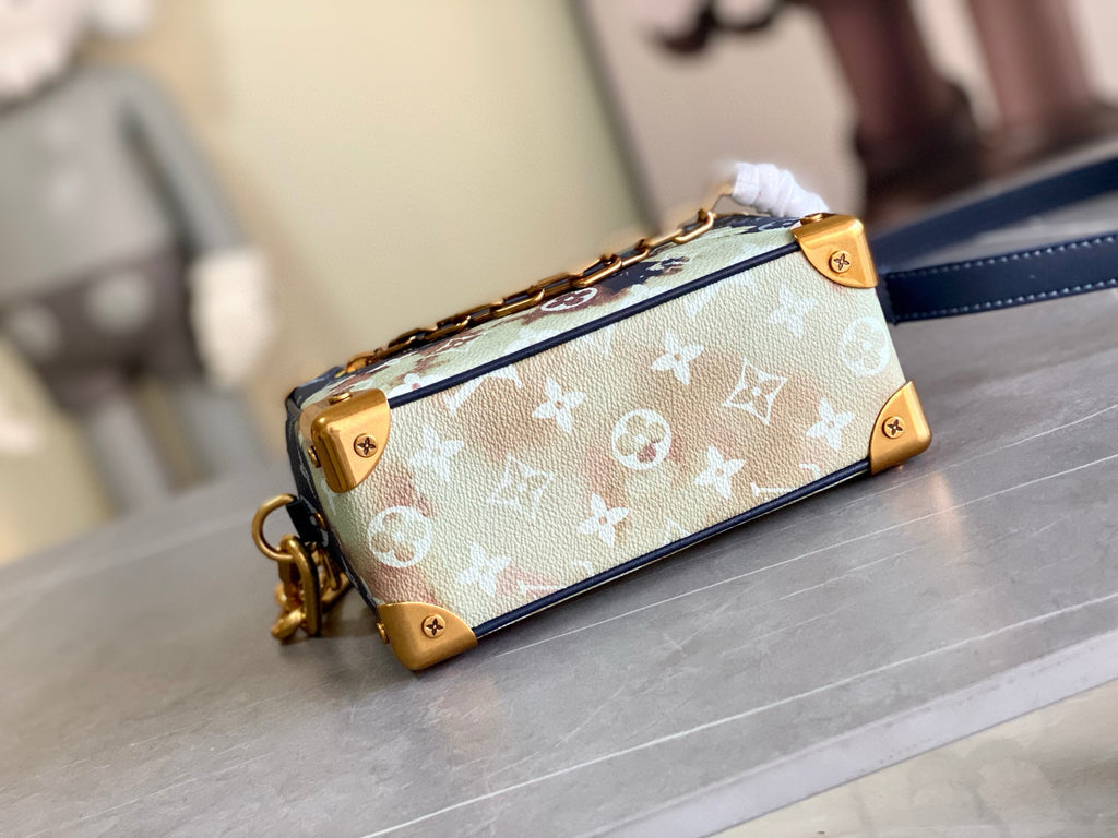 LV MESSENGER BAG