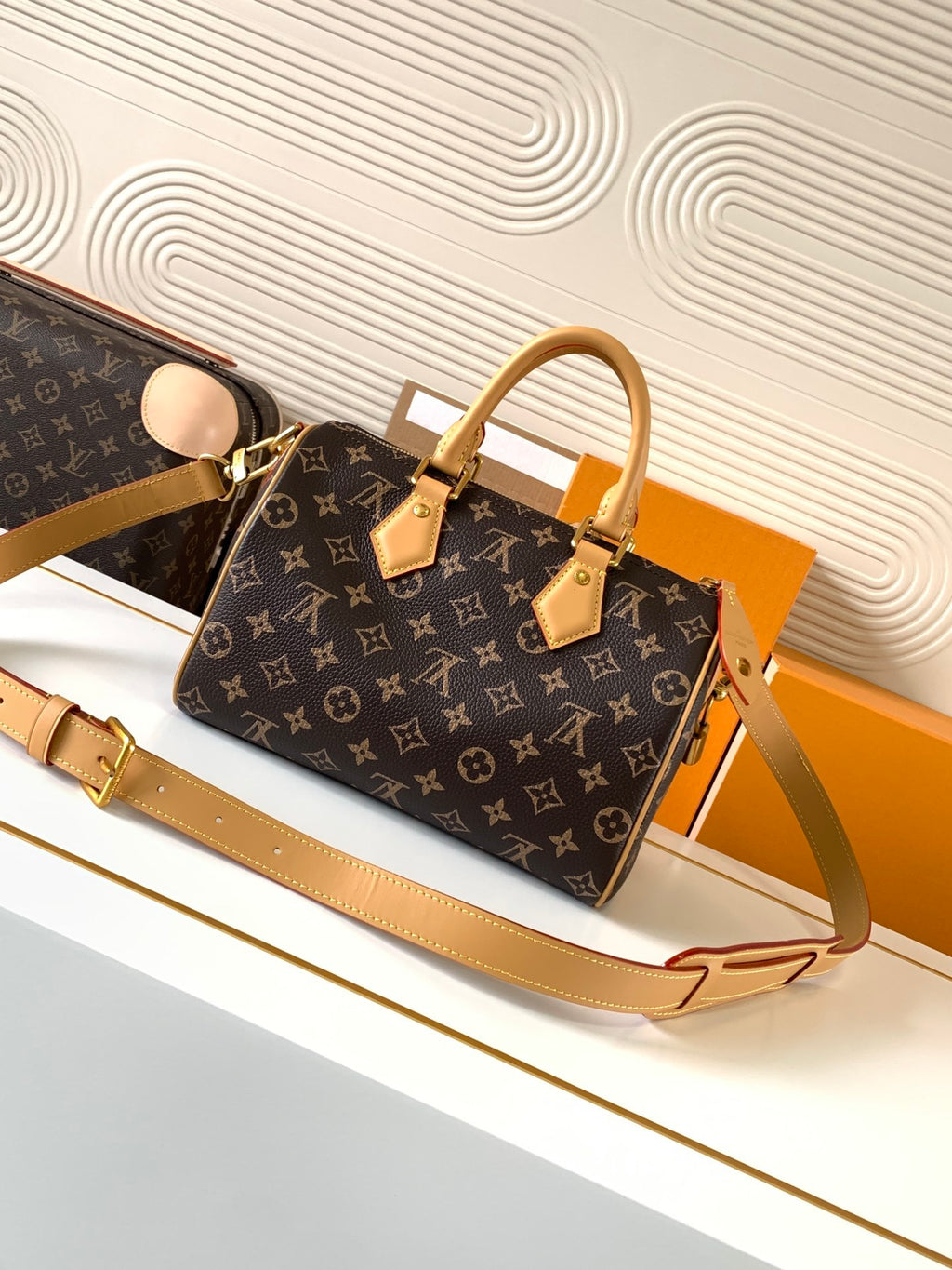 LV WOMENS BAG