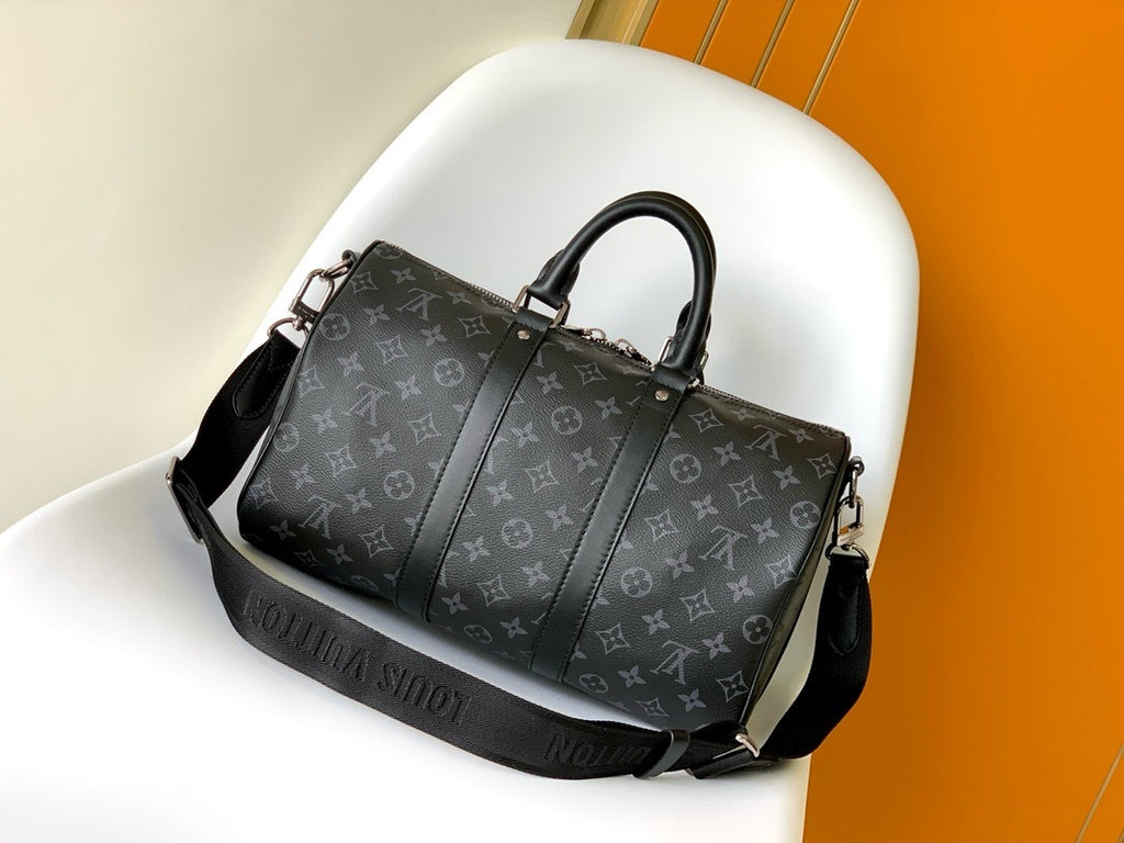 LV MESSENGER BAG