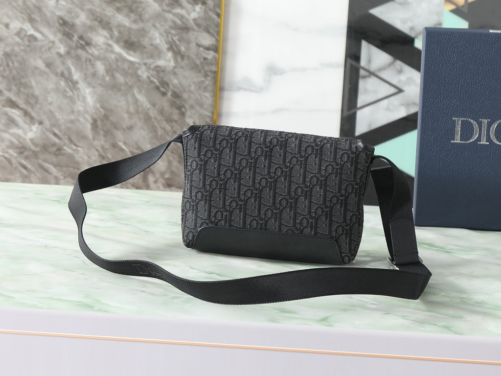DIOR MESSENGER BAG