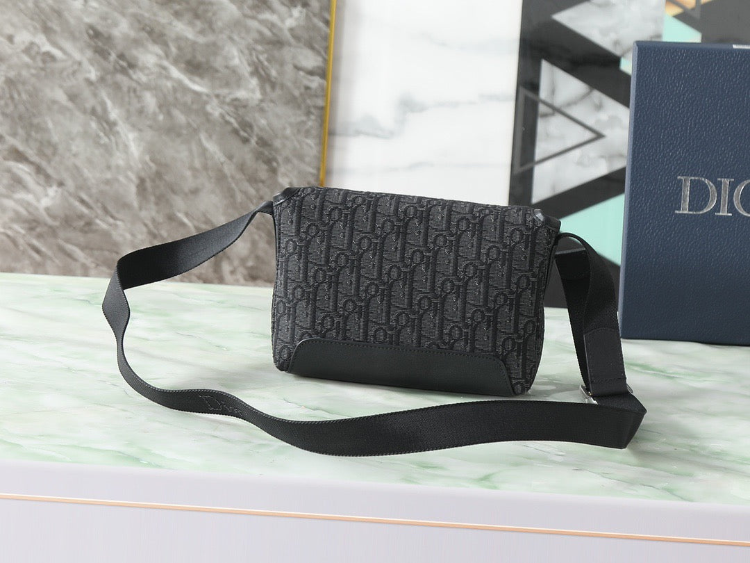 DIOR MESSENGER BAG