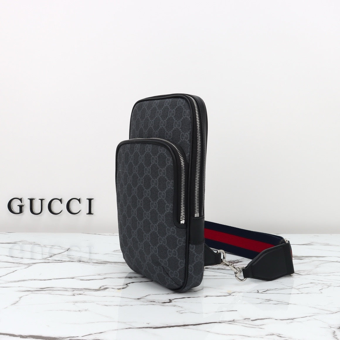 GUCCI MESSENGER BAG