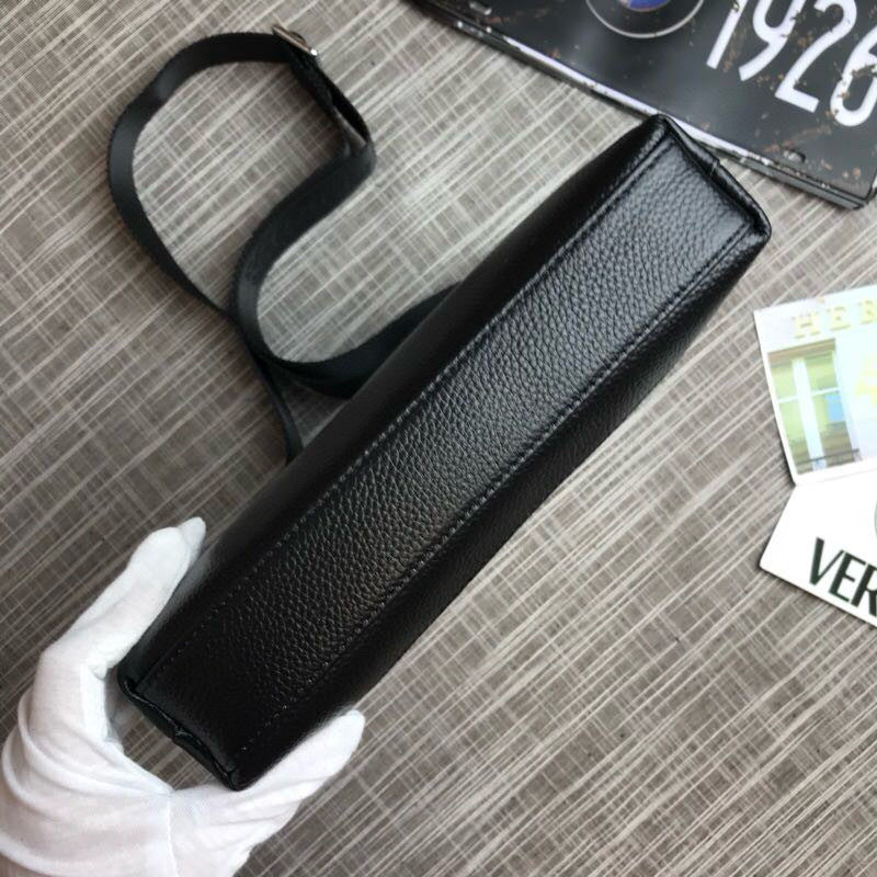 GUCCI MESSENGER BAG