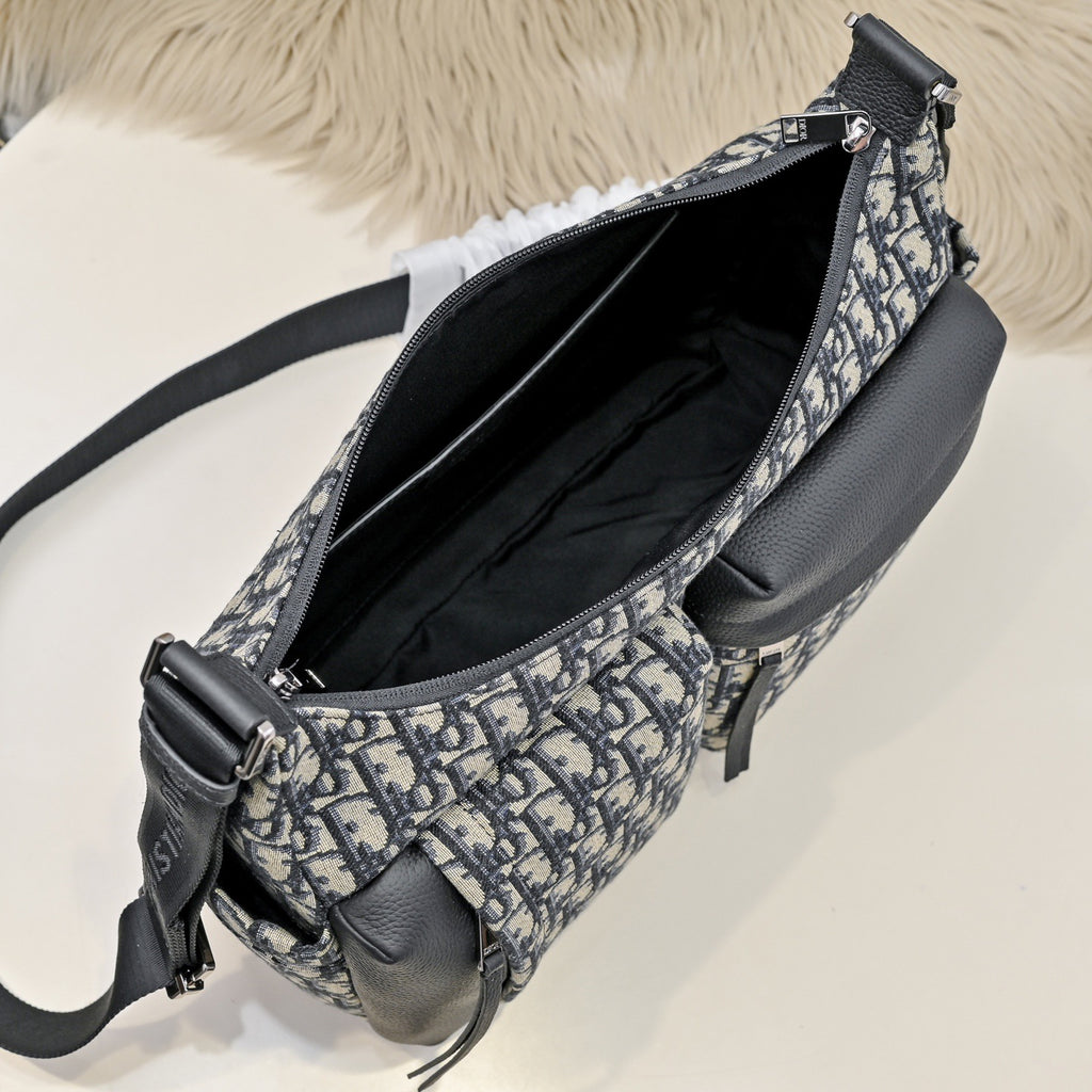 DIOR MESSENGER BAG