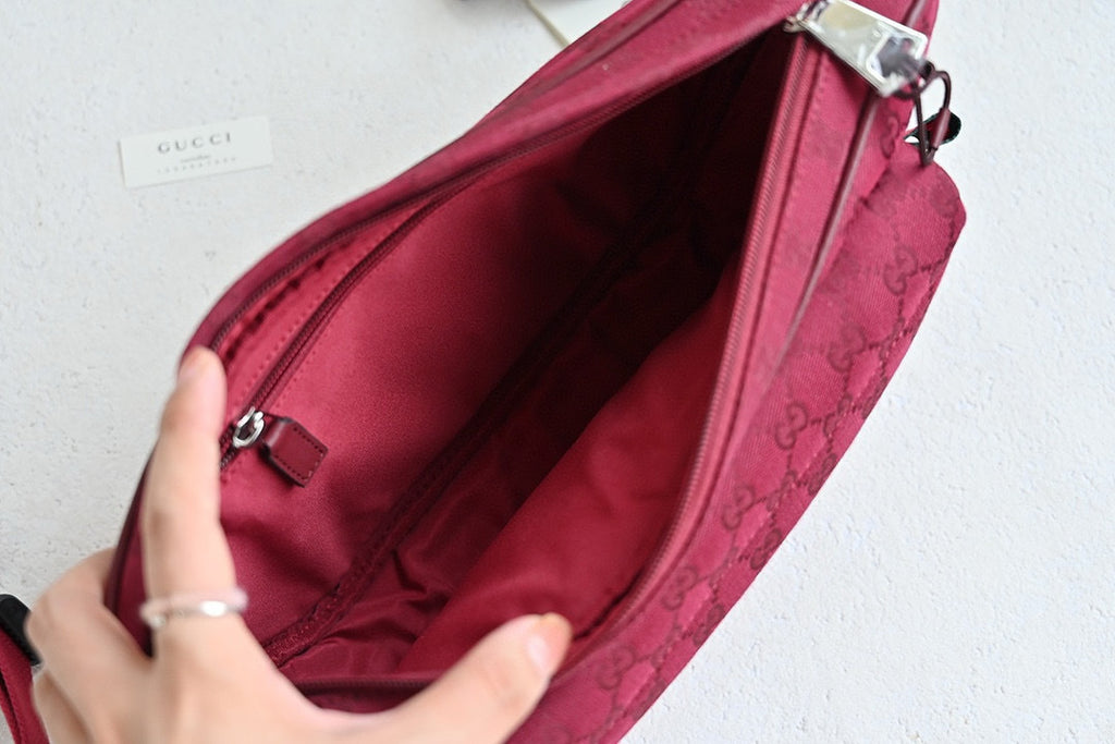 GUCCI MESSENGER BAG