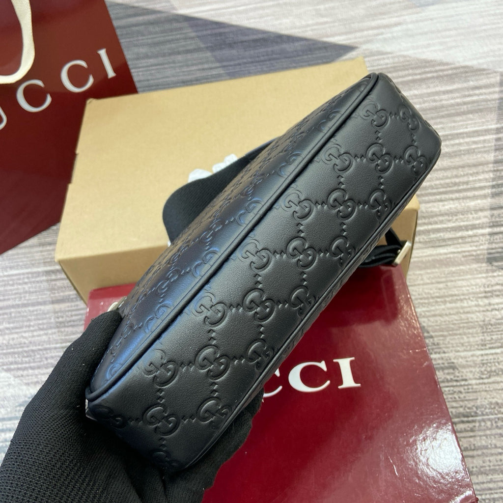 GUCCI MESSENGER BAG