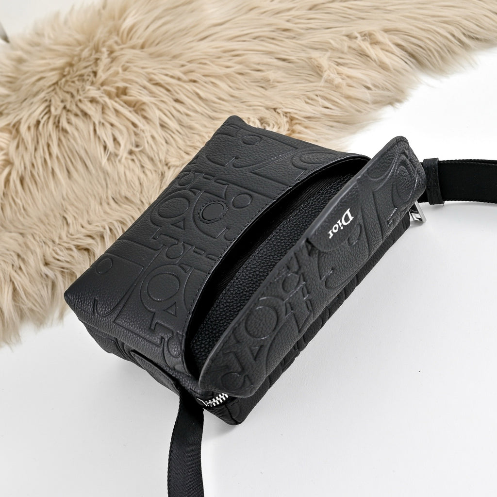 DIOR MESSENGER BAG