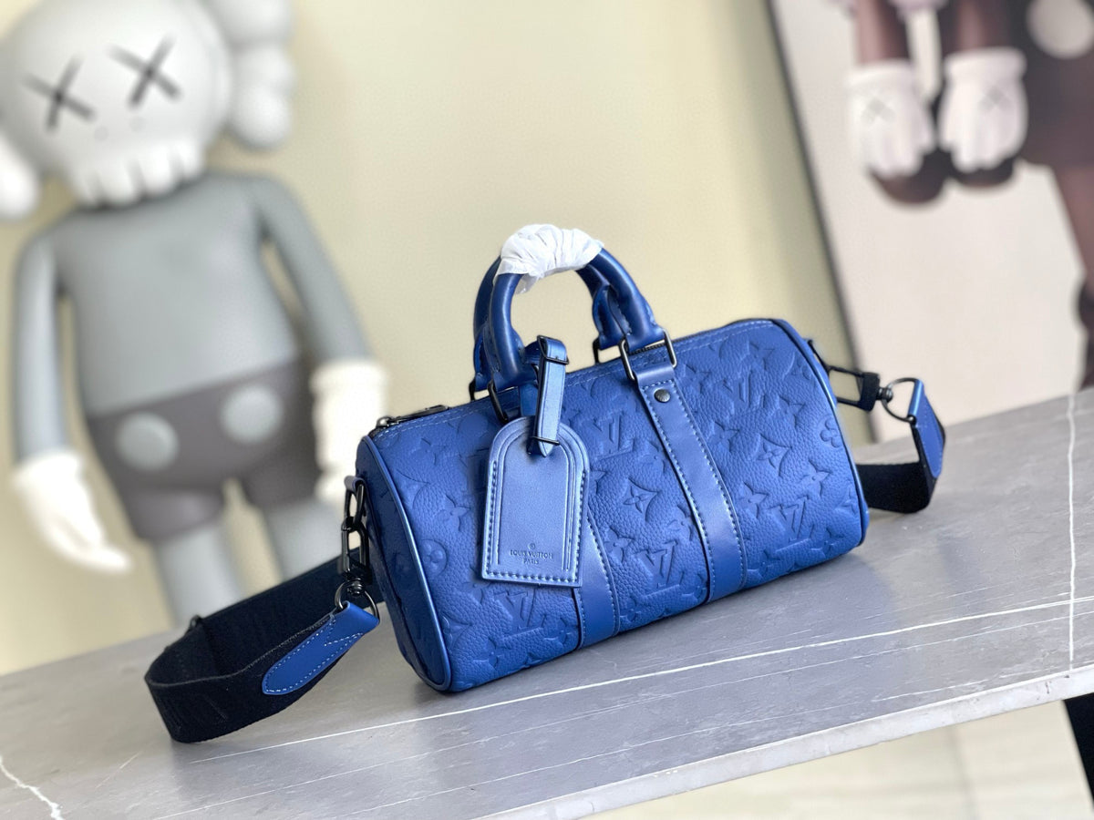 LV MESSENGER BAG