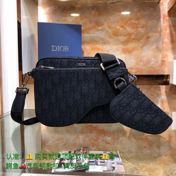 DIOR MESSENGER BAG