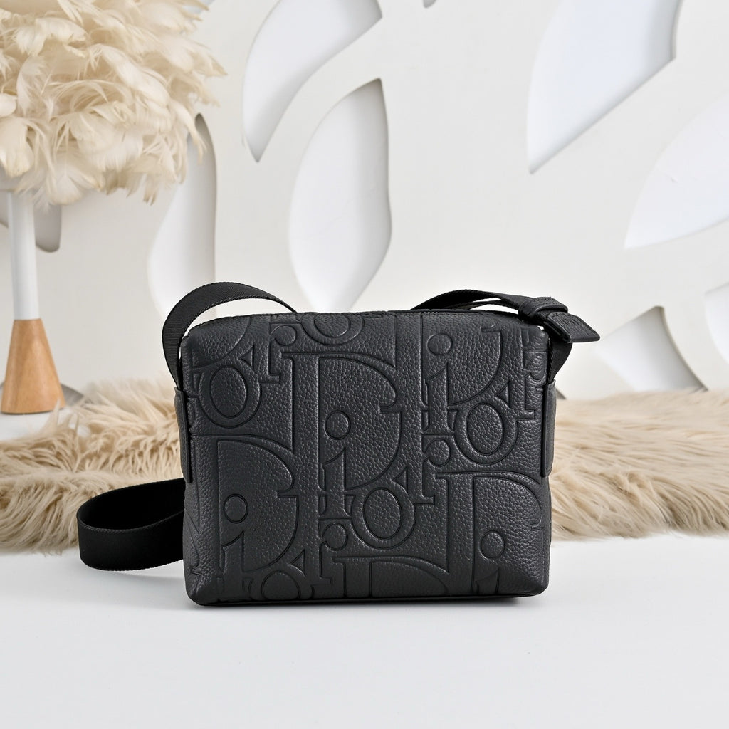 DIOR MESSENGER BAG