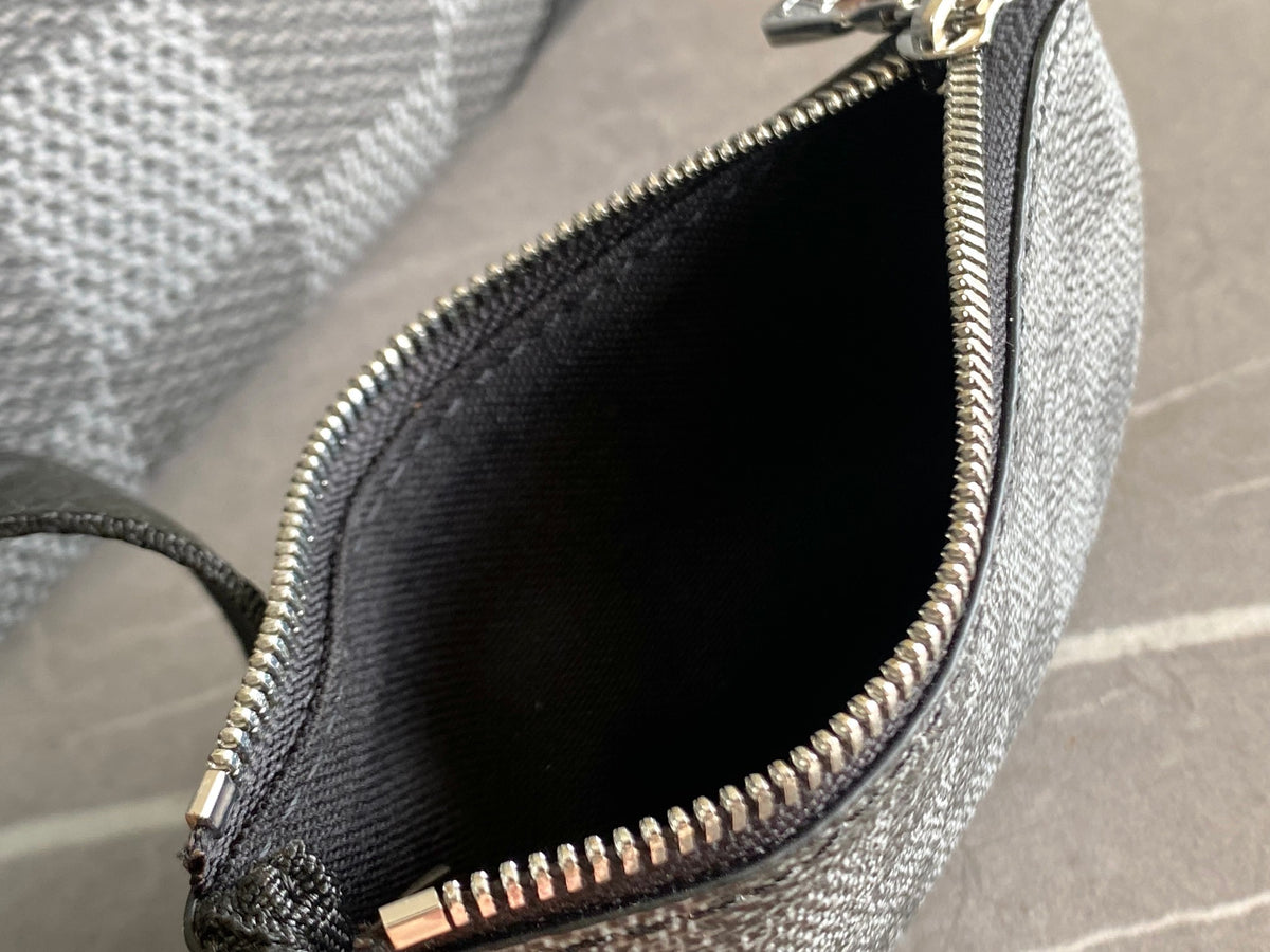 LV MESSENGER BAG