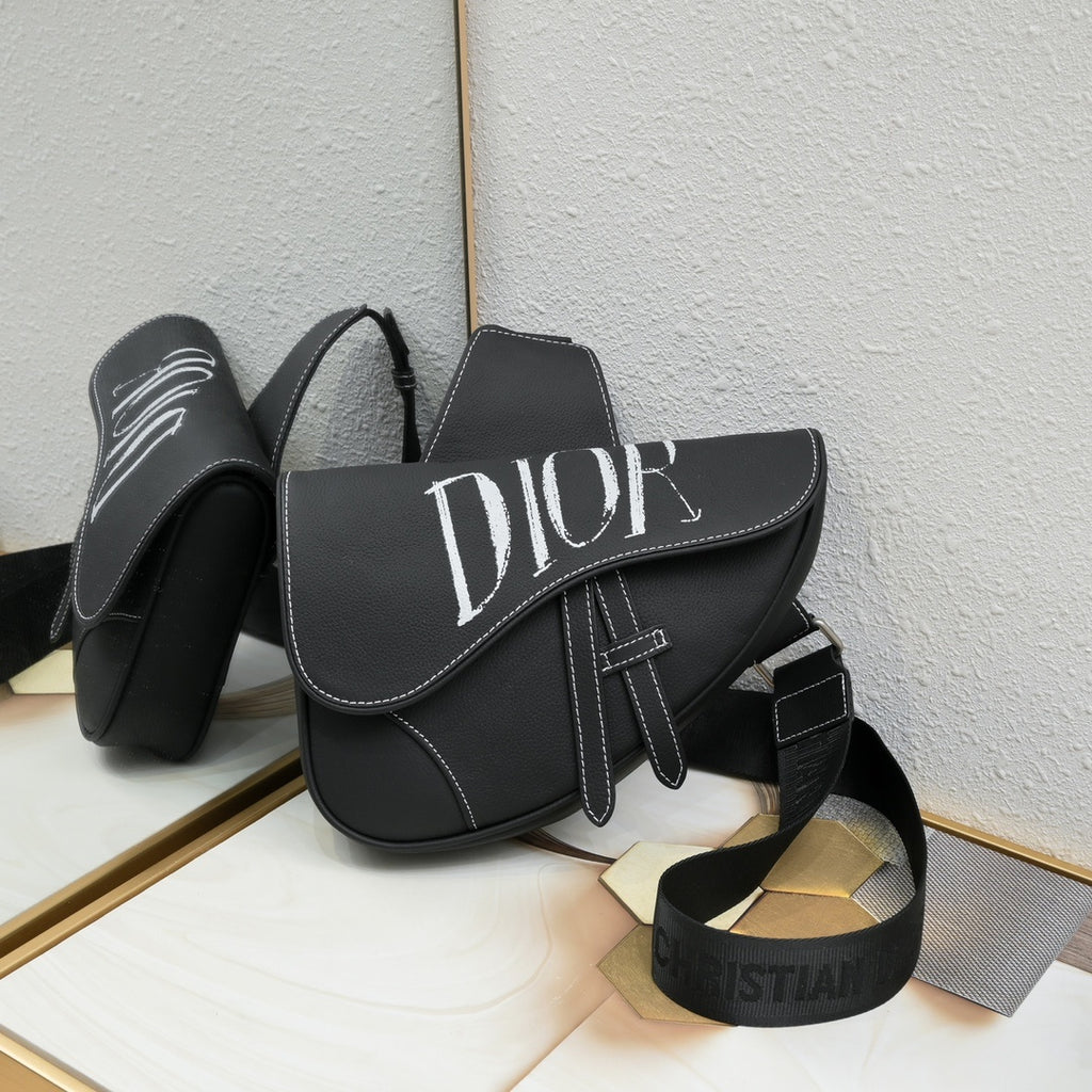 DIOR MESSENGER BAG