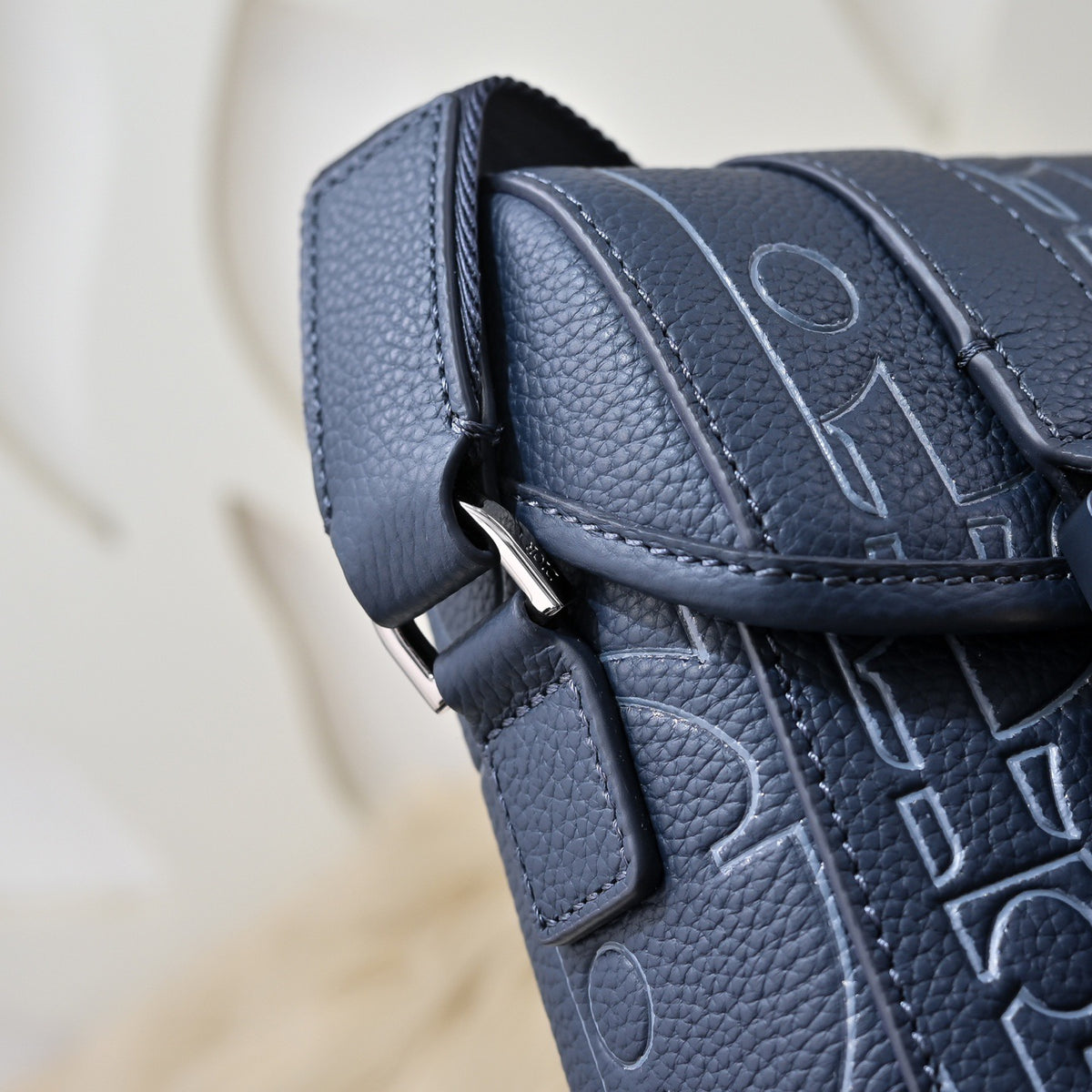 DIOR MESSENGER BAG