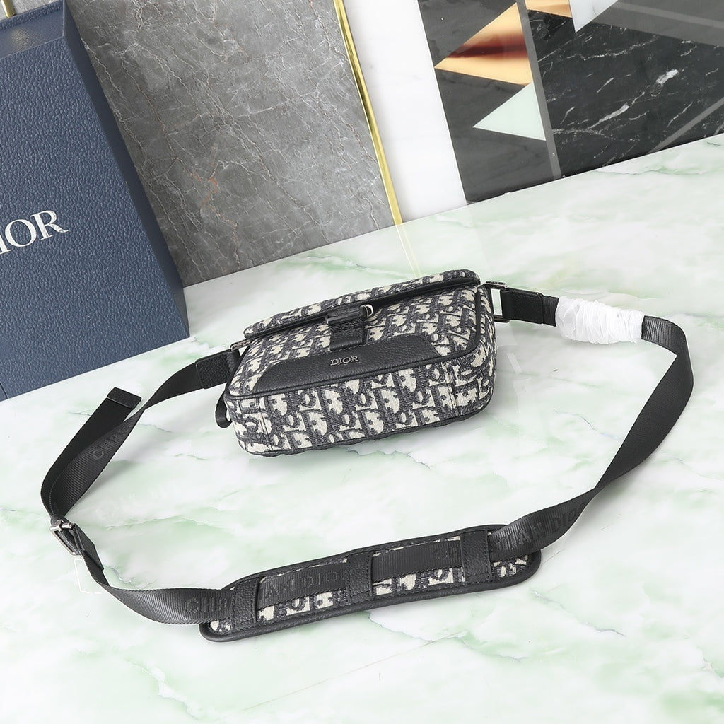 DIOR MESSENGER BAG