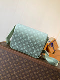 LV MESSENGER BAG