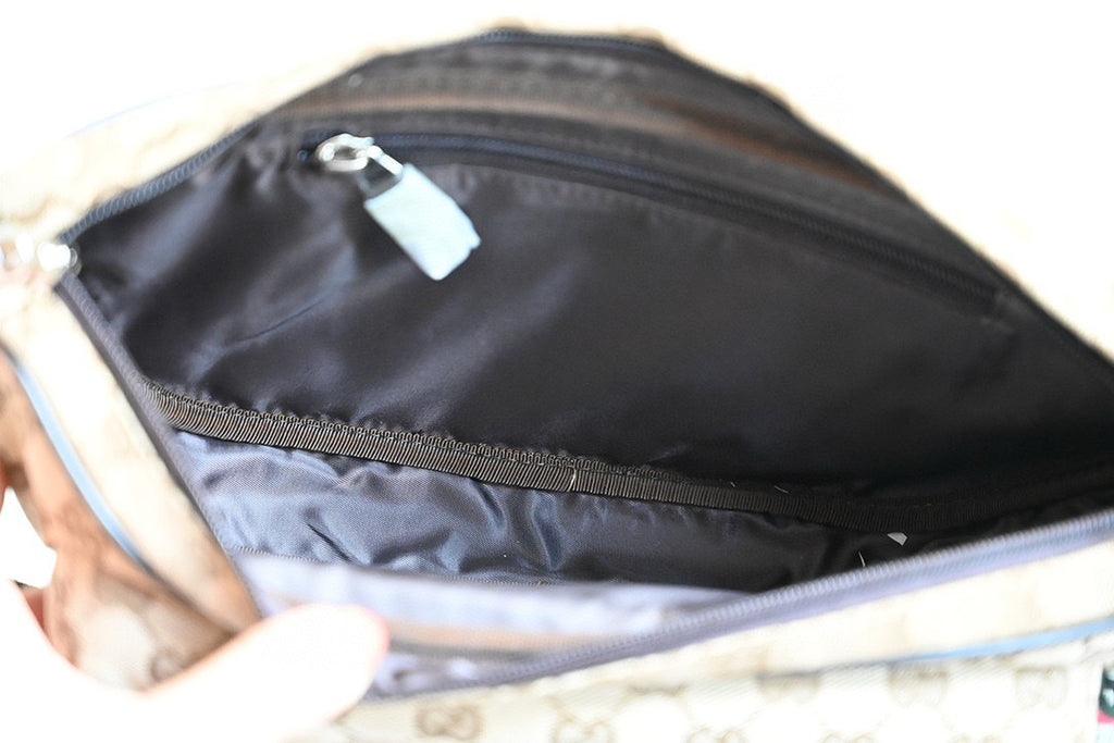 GUCCI MESSENGER BAG