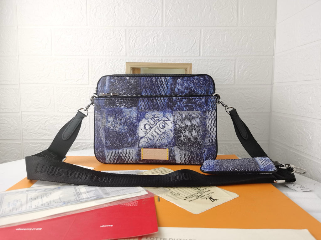 LV MESSENGER BAG