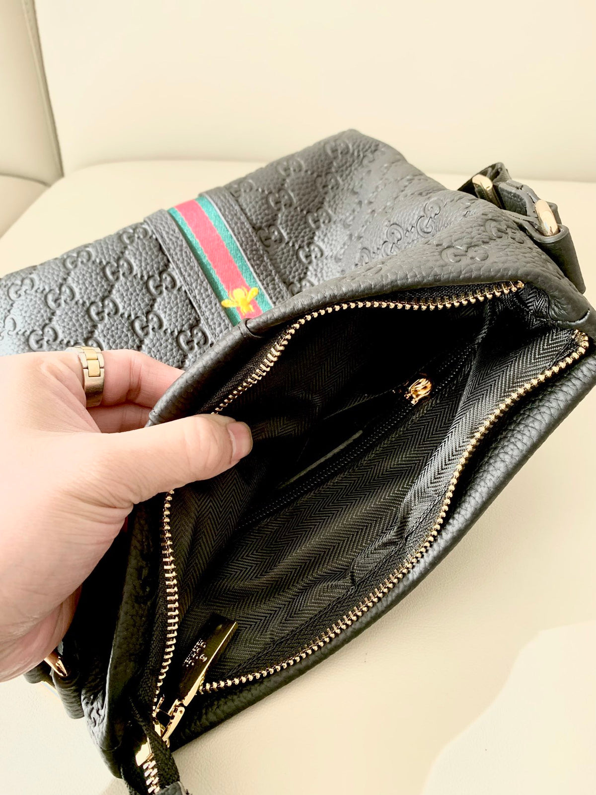 GUCCI MESSENGER BAG
