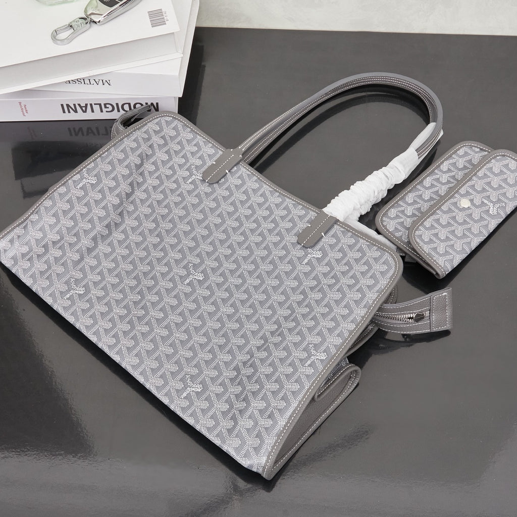 GOYARD WOMENS BAG