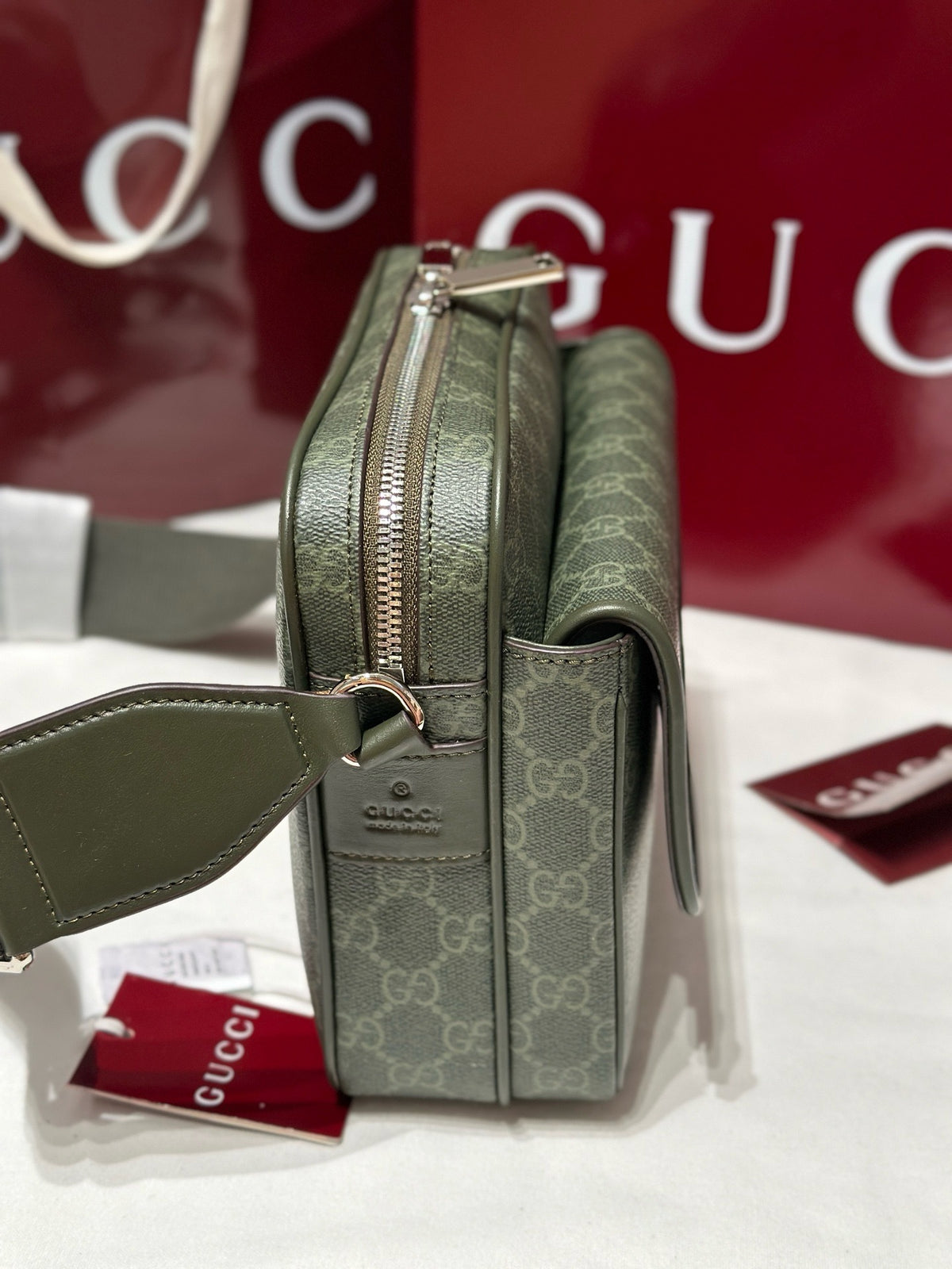 GUCCI MESSENGER BAG