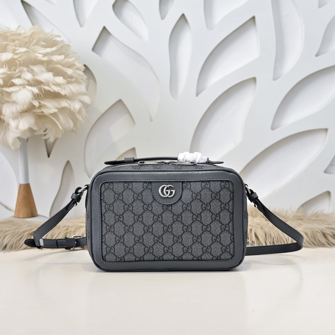 GUCCI MESSENGER BAG