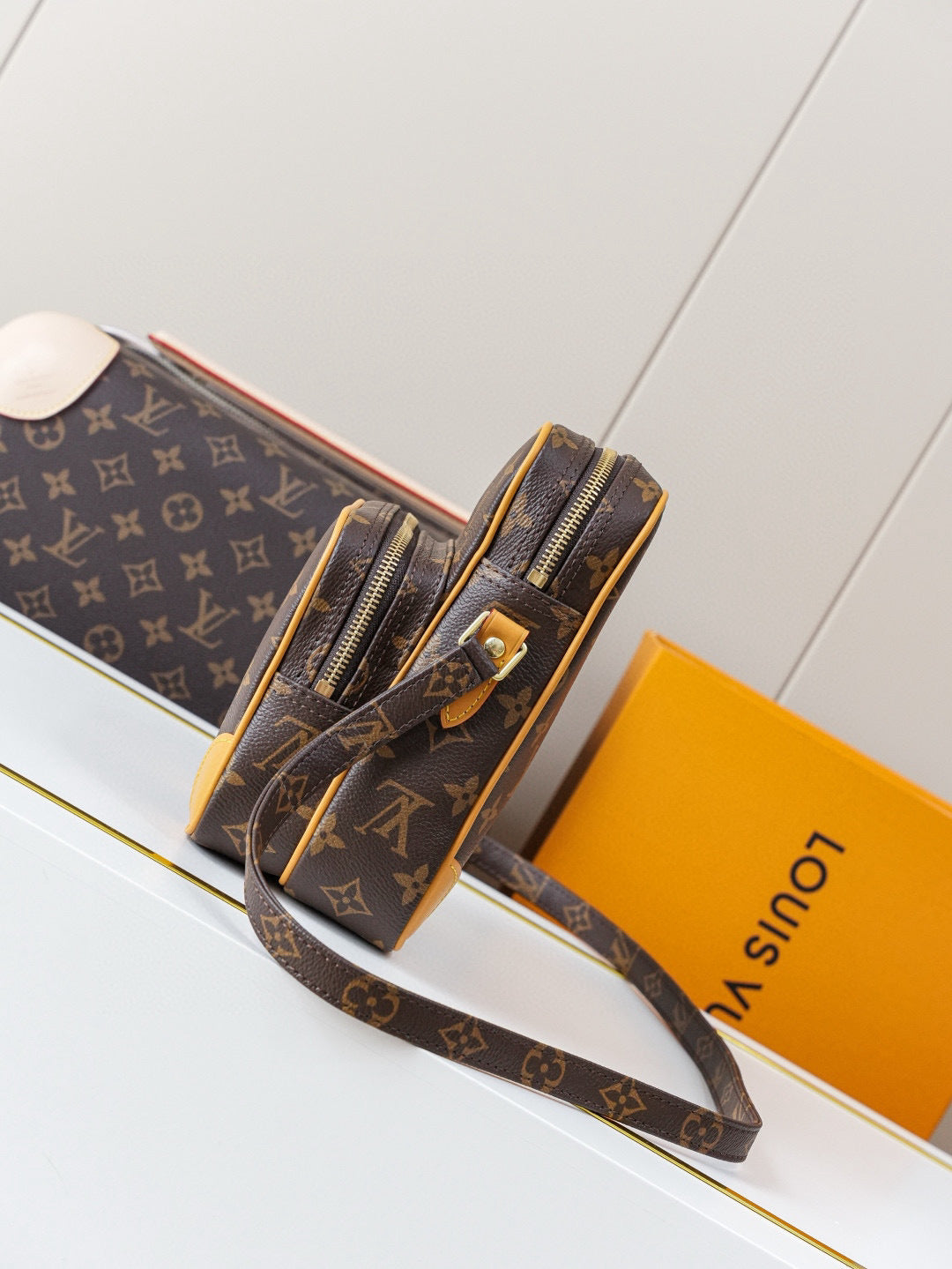 LV WOMENS BAG