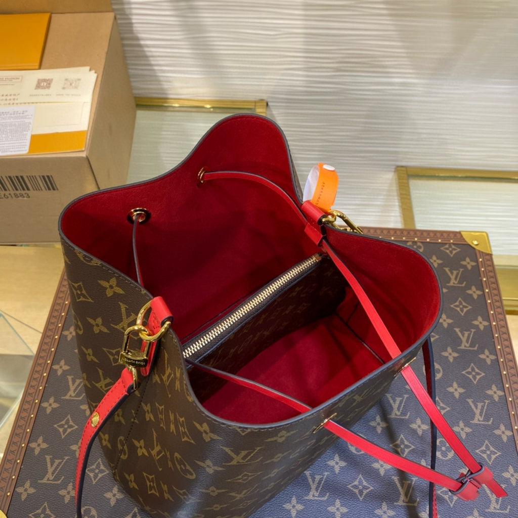 LV WOMENS BAG