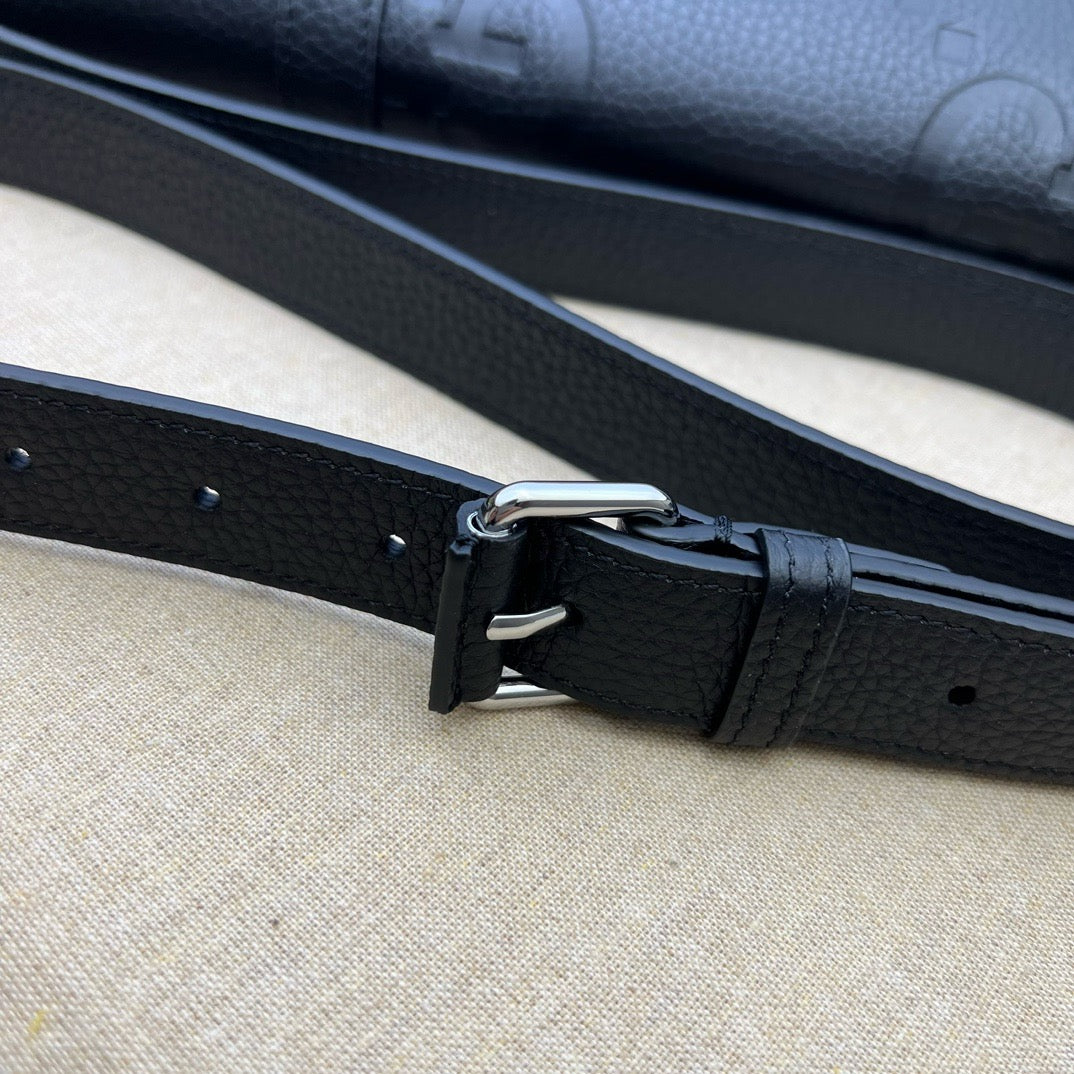 GUCCI MESSENGER BAG