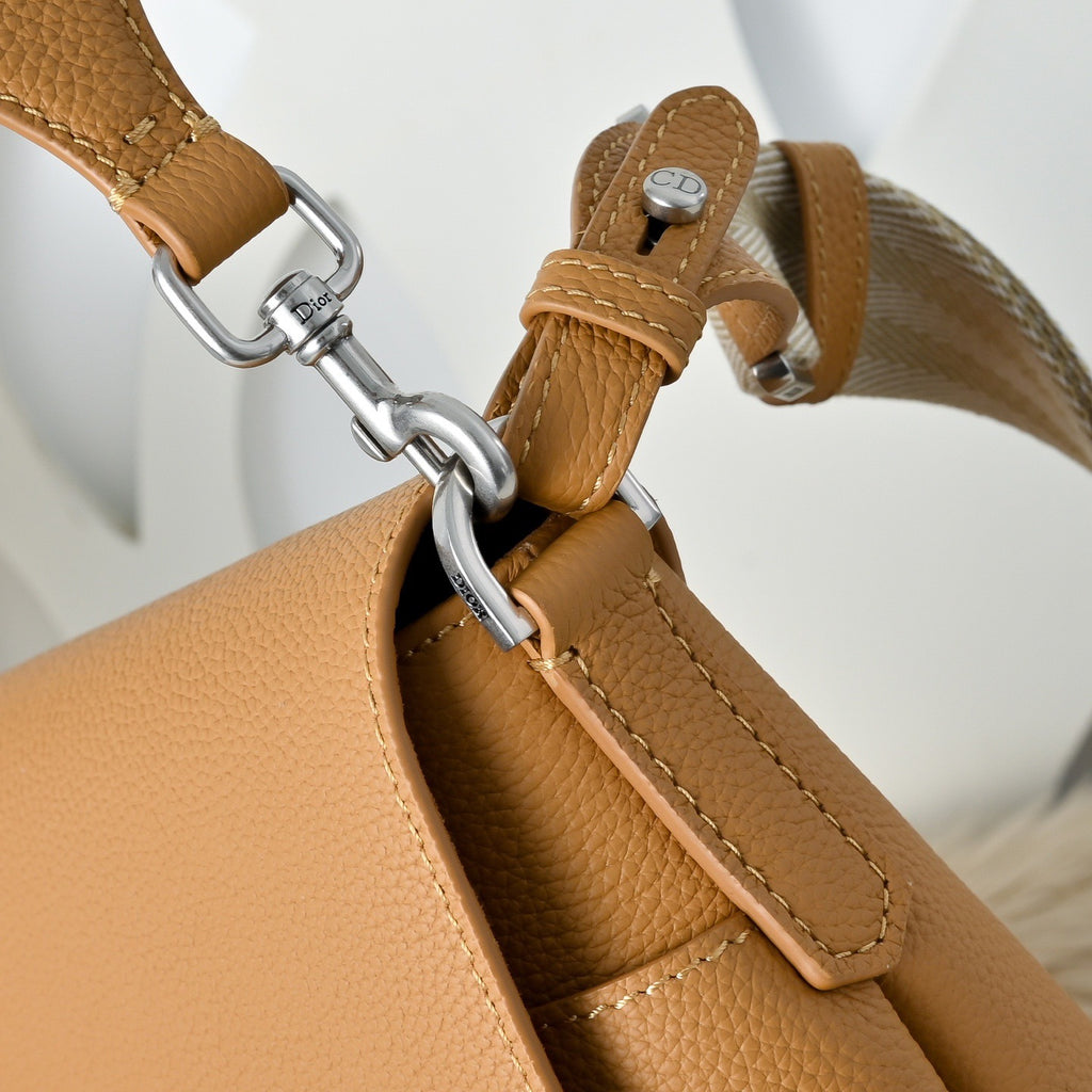 DIOR MESSENGER BAG