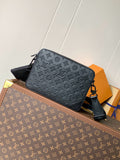 LV MESSENGER BAG
