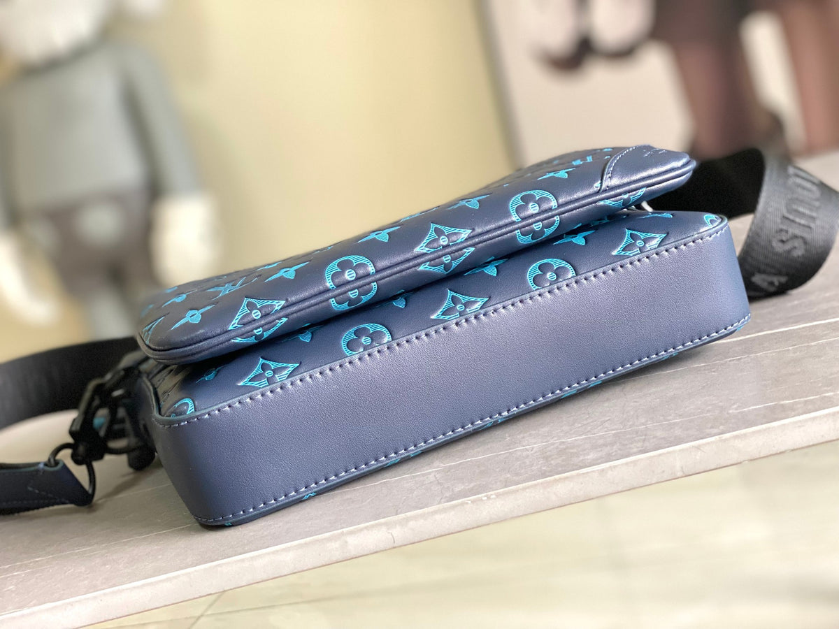 LV MESSENGER BAG