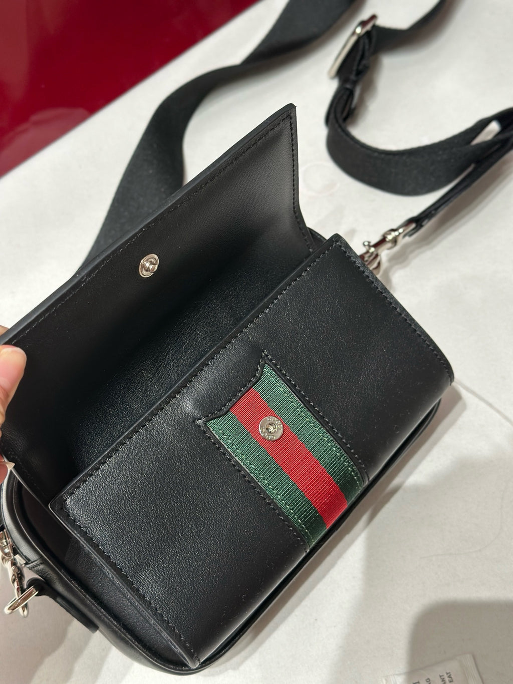 GUCCI MESSENGER BAG