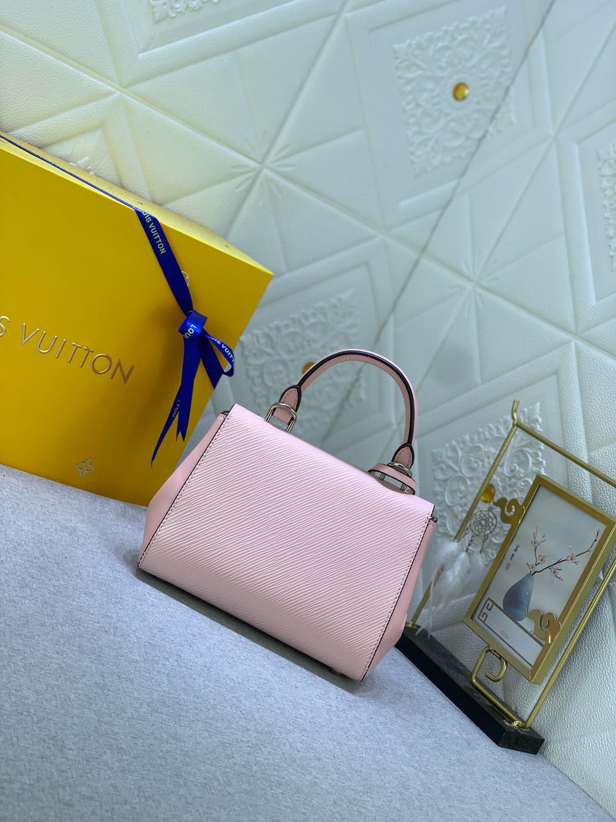 LV WOMENS BAG