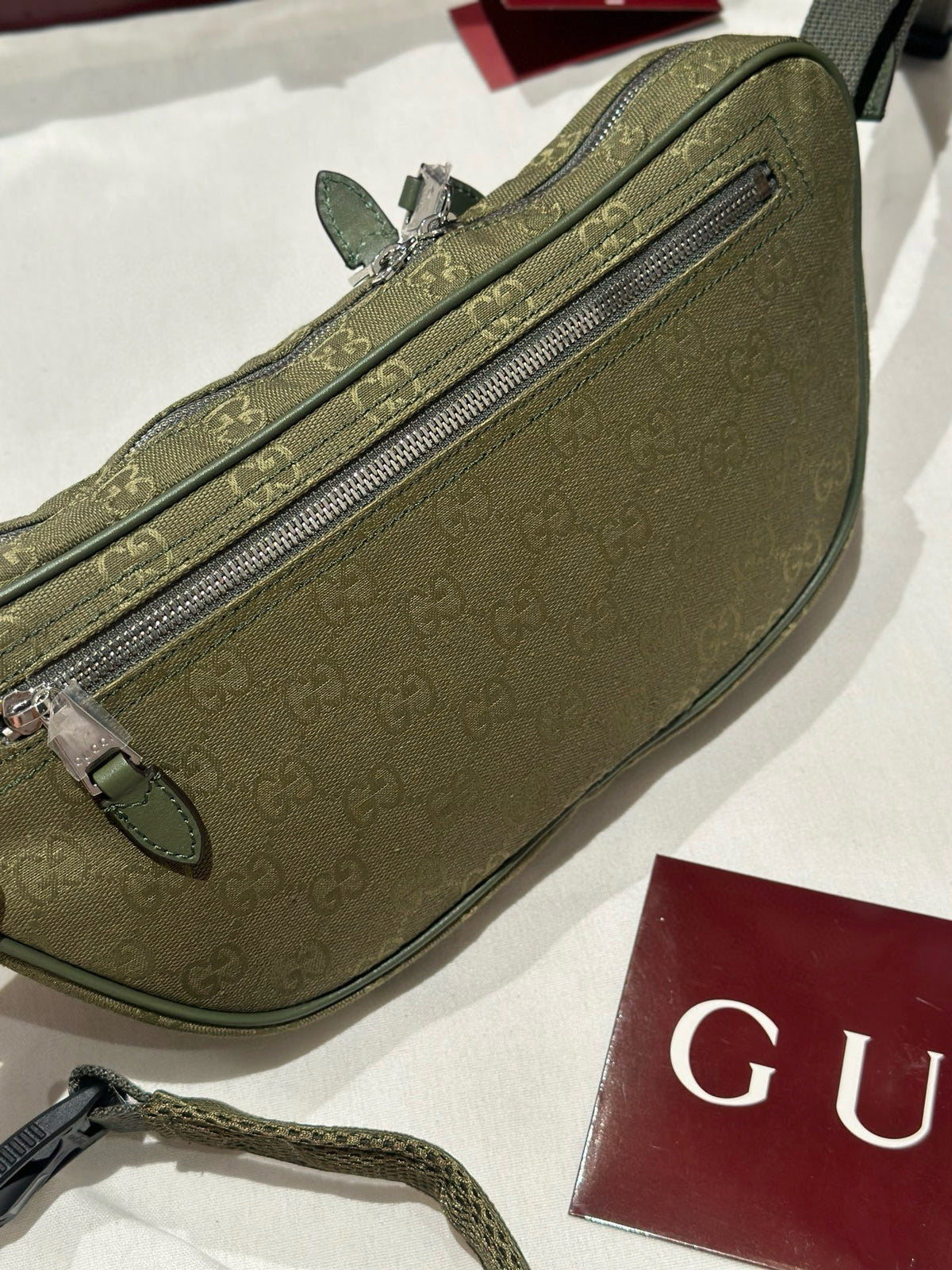 GUCCI MESSENGER BAG