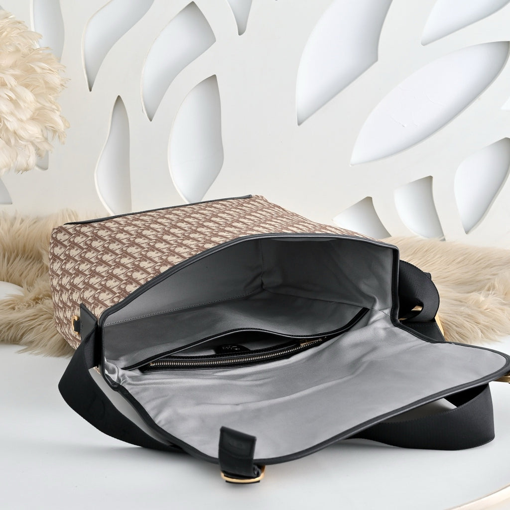 DIOR MESSENGER BAG