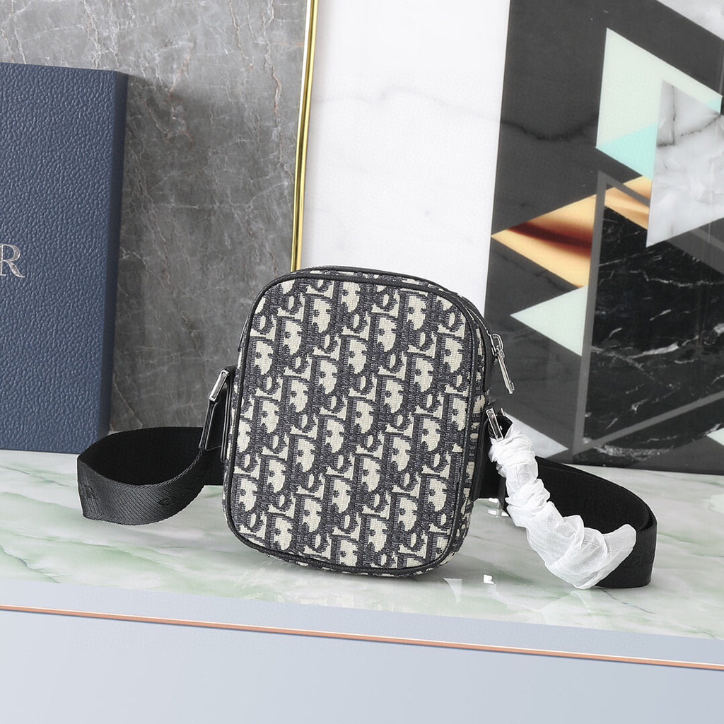 DIOR MESSENGER BAG