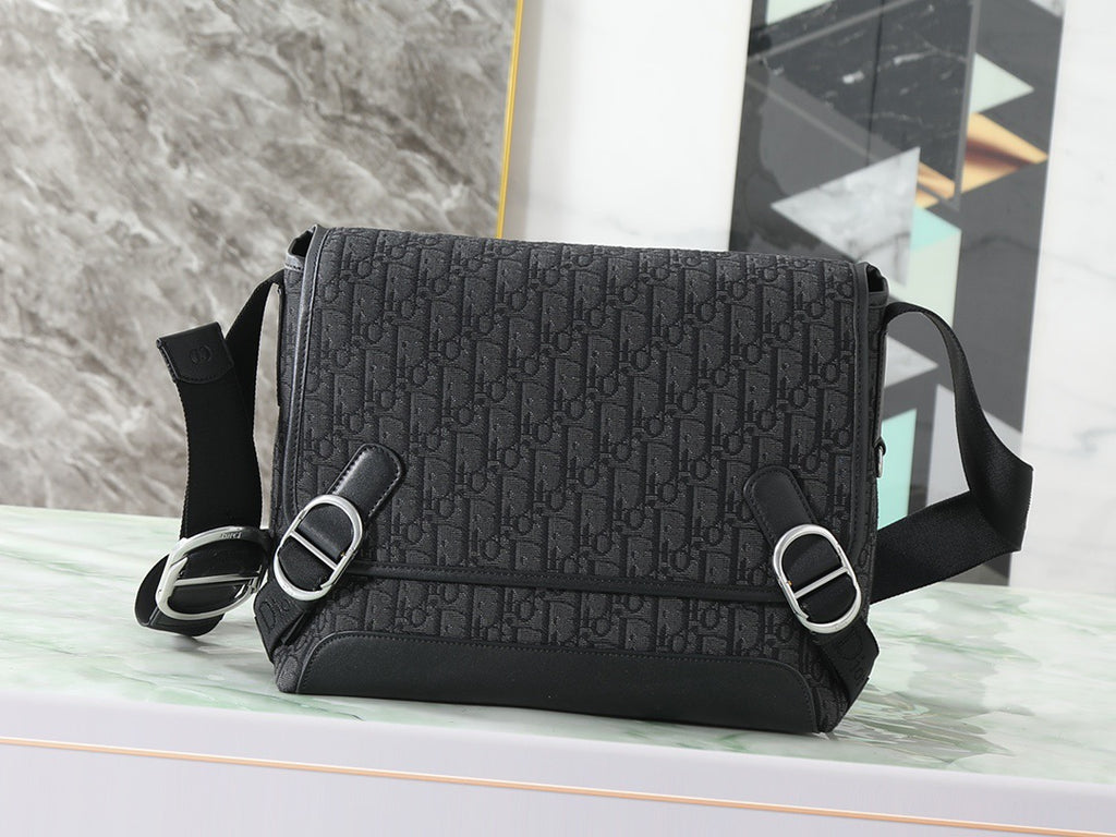 DIOR MESSENGER BAG