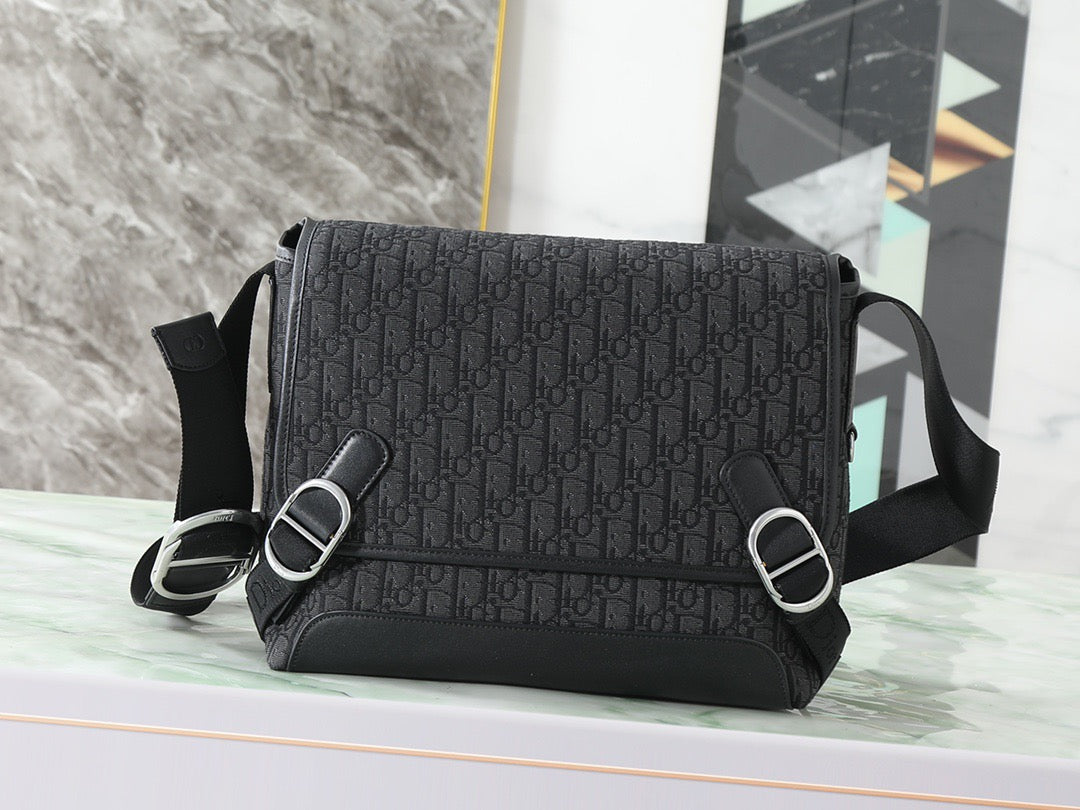 DIOR MESSENGER BAG