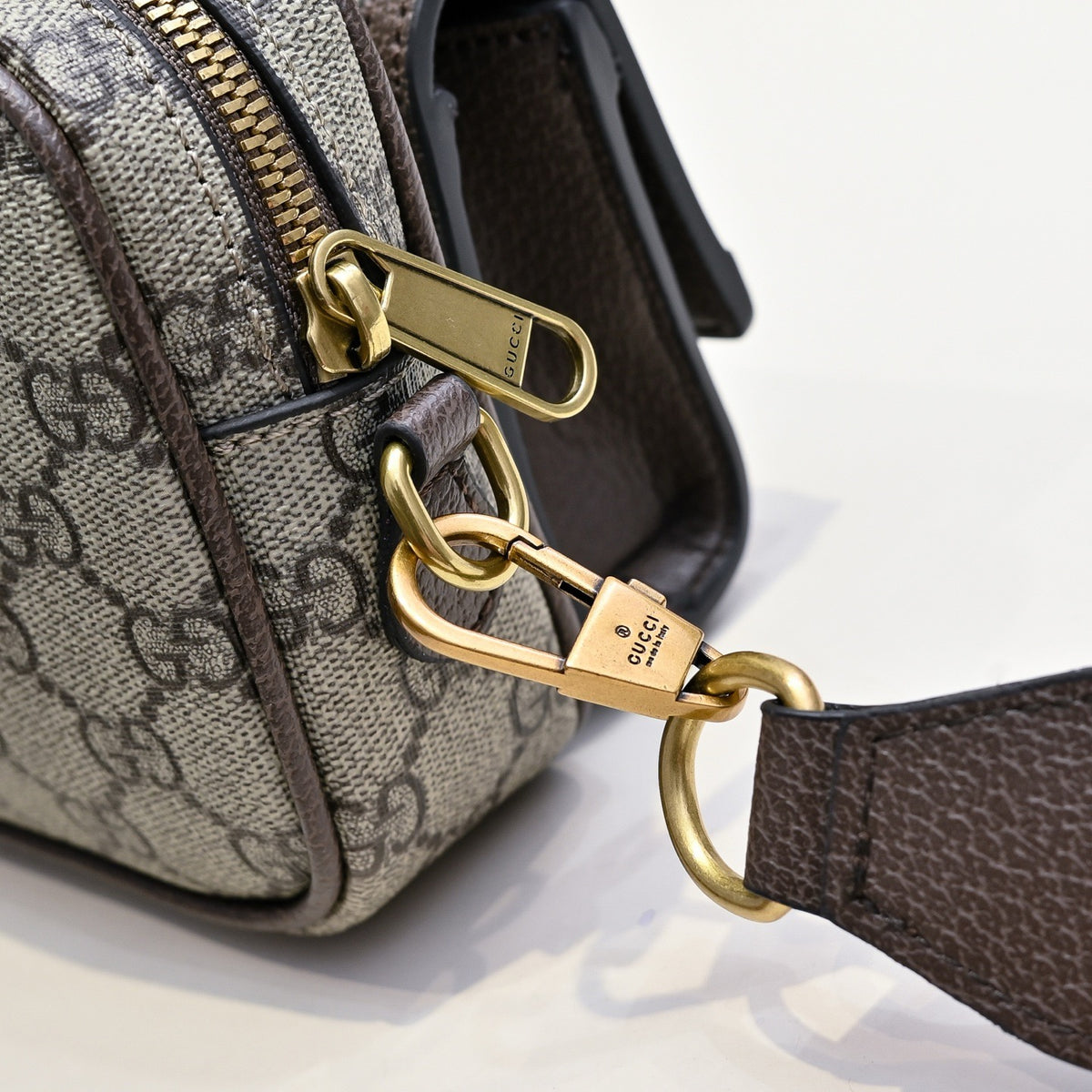 GUCCI MESSENGER BAG